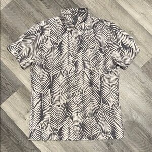 Vuori button short sleeve shirt top